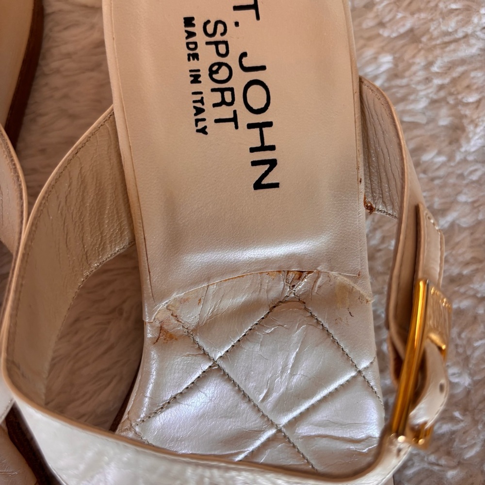 St. John Sport Women's Pearlized Cream Leather Thong Sandals - size 9 1/2 EUC - Picture 8 of 8
